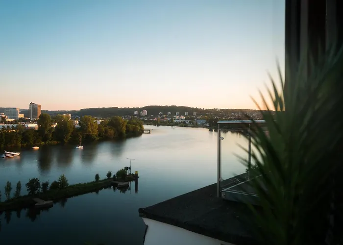 Penthouse Mit Schoenem Moselblick In Metternich 科布倫茨