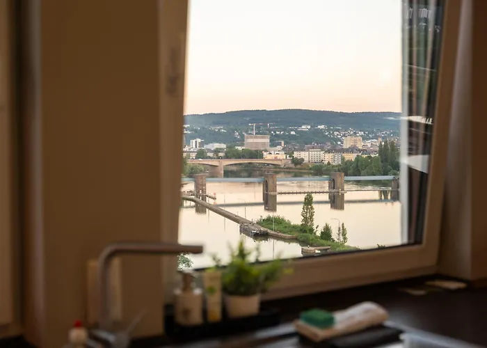 Penthouse Mit Schoenem Moselblick In Metternich * 科布倫茨